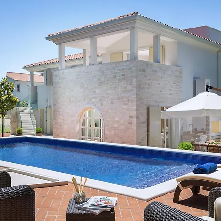 Villa Carlotta By Hmz